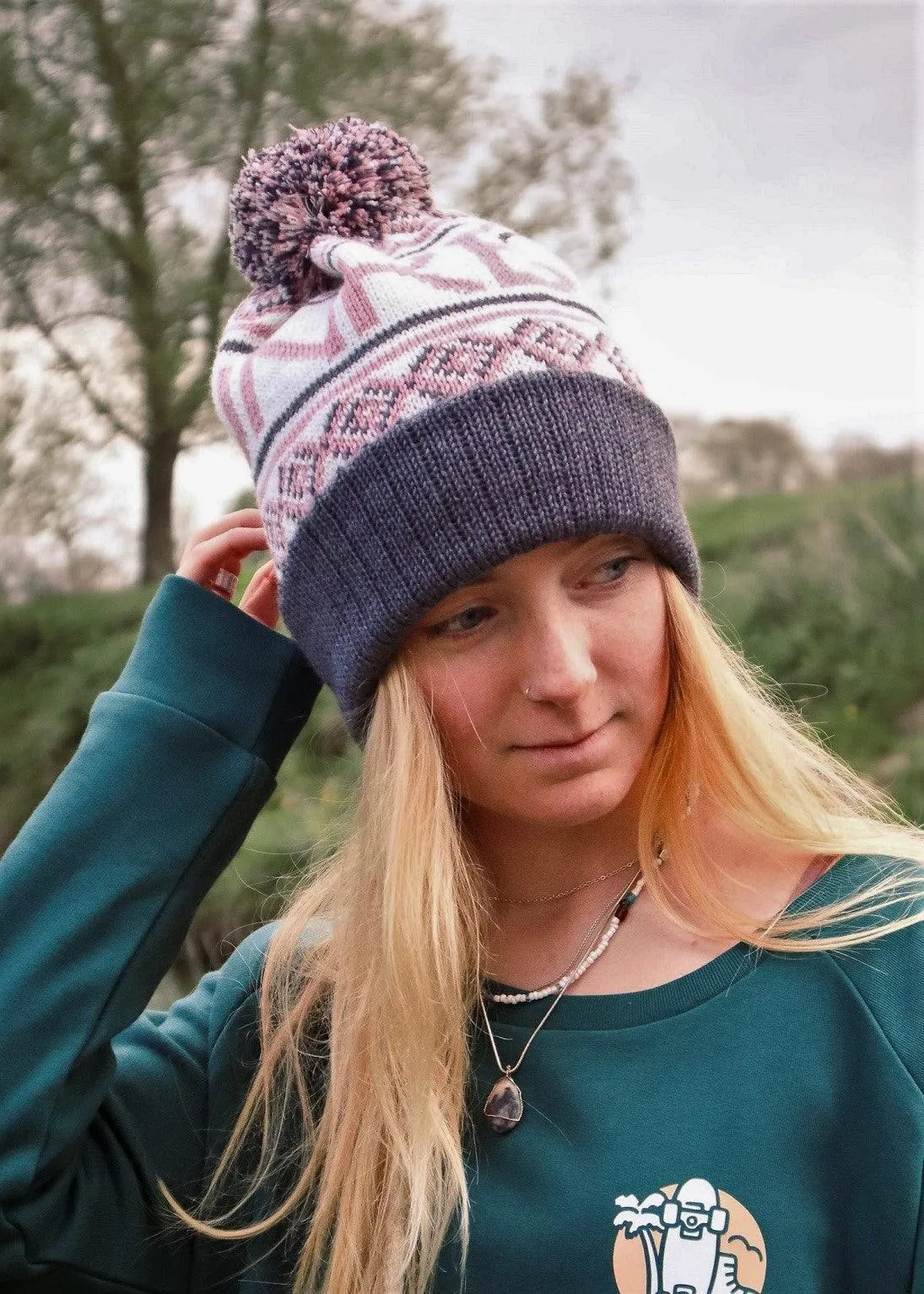 Logo Merino Bobble Hat in Rose & Charcoal