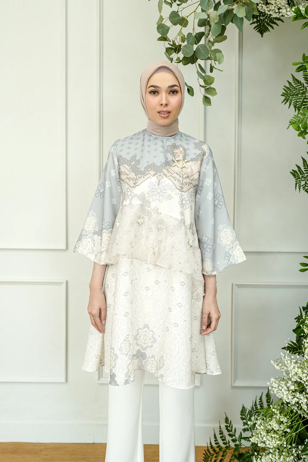 Malya Tunic with Embellishment Muara