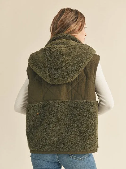 Quilted   Teddy Chilly Szn Vest in Dark Olive