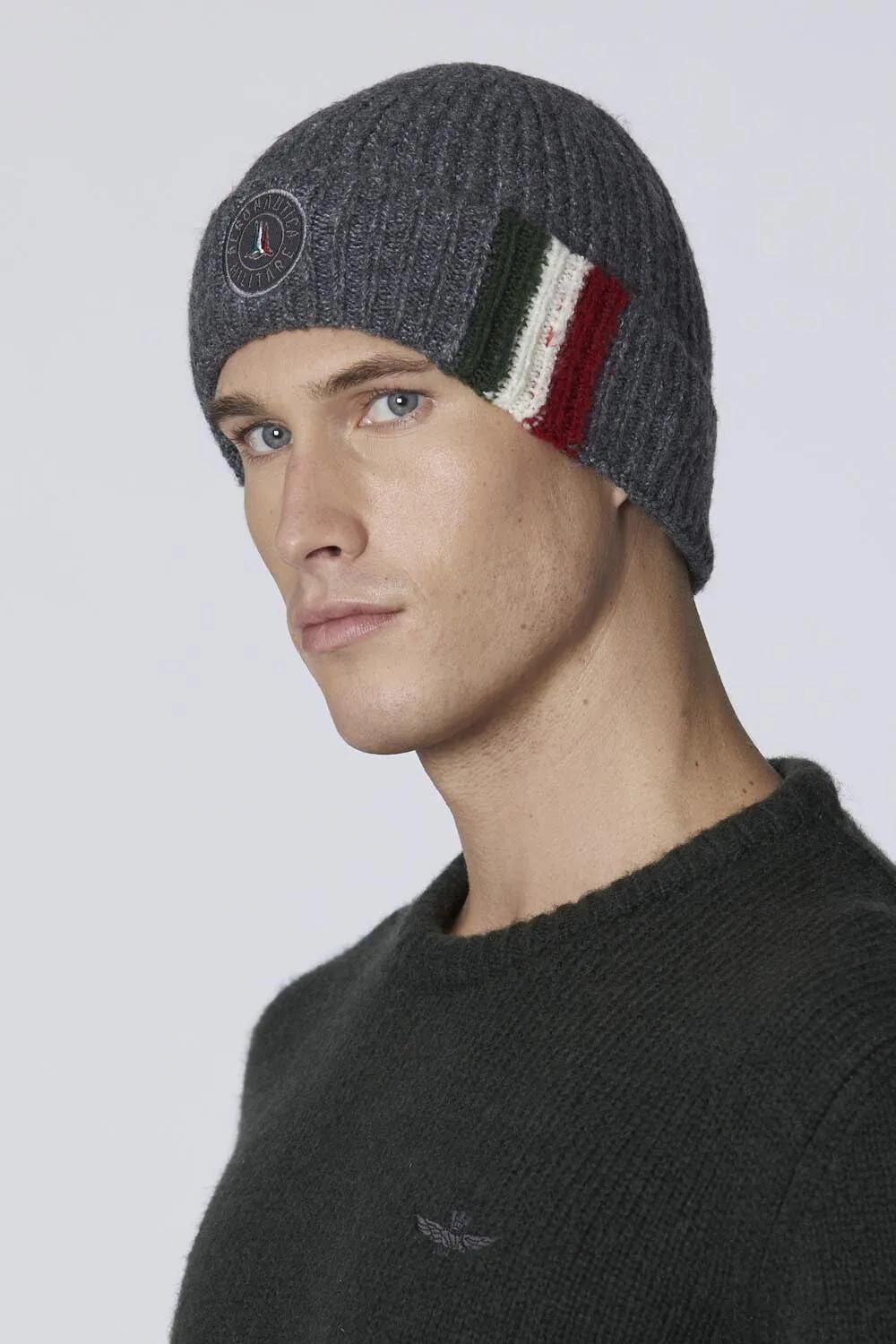 Ribbed beanie with patch and tricolor