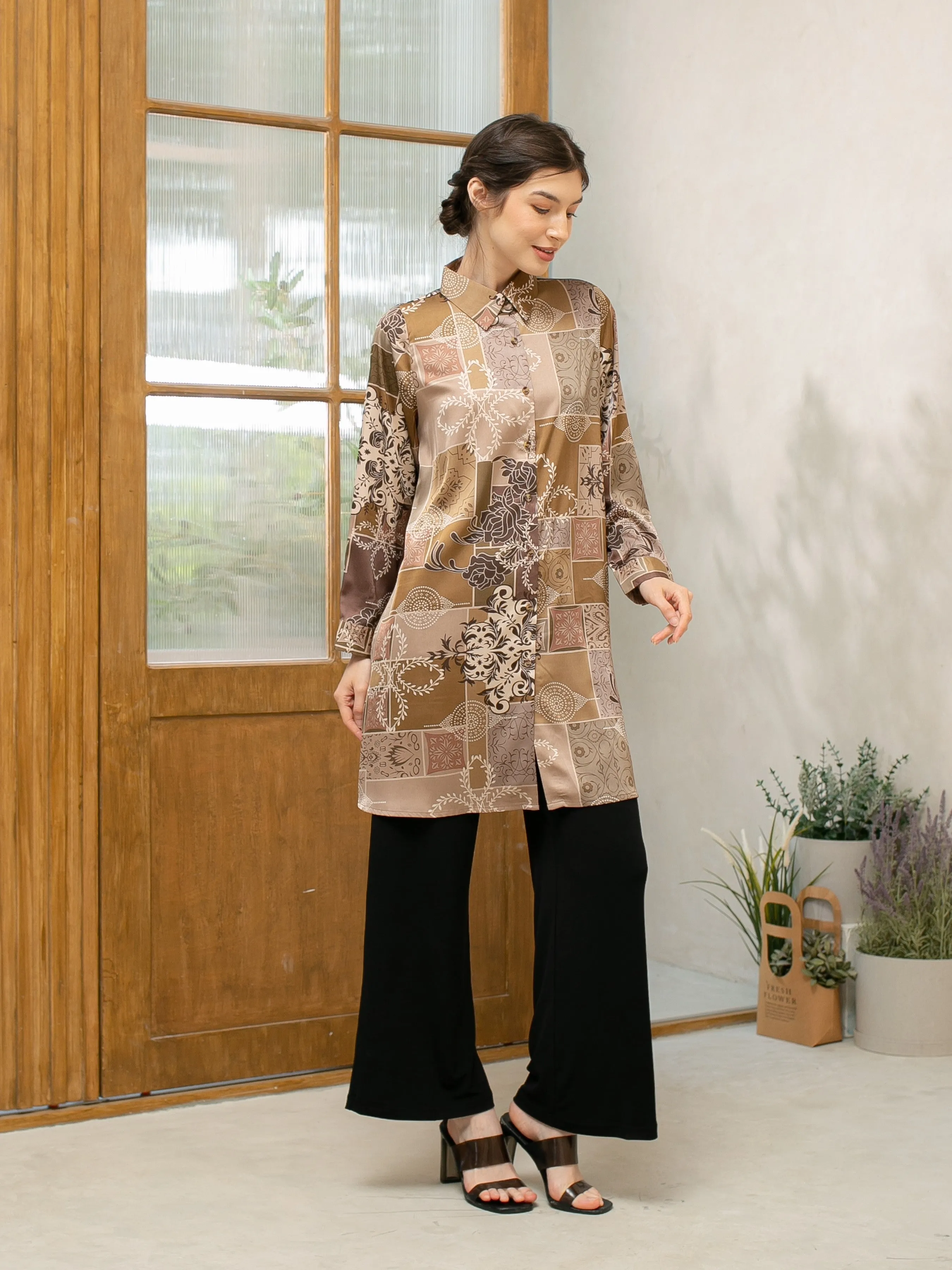 Soera Satin Tunic Kemeja - Brown