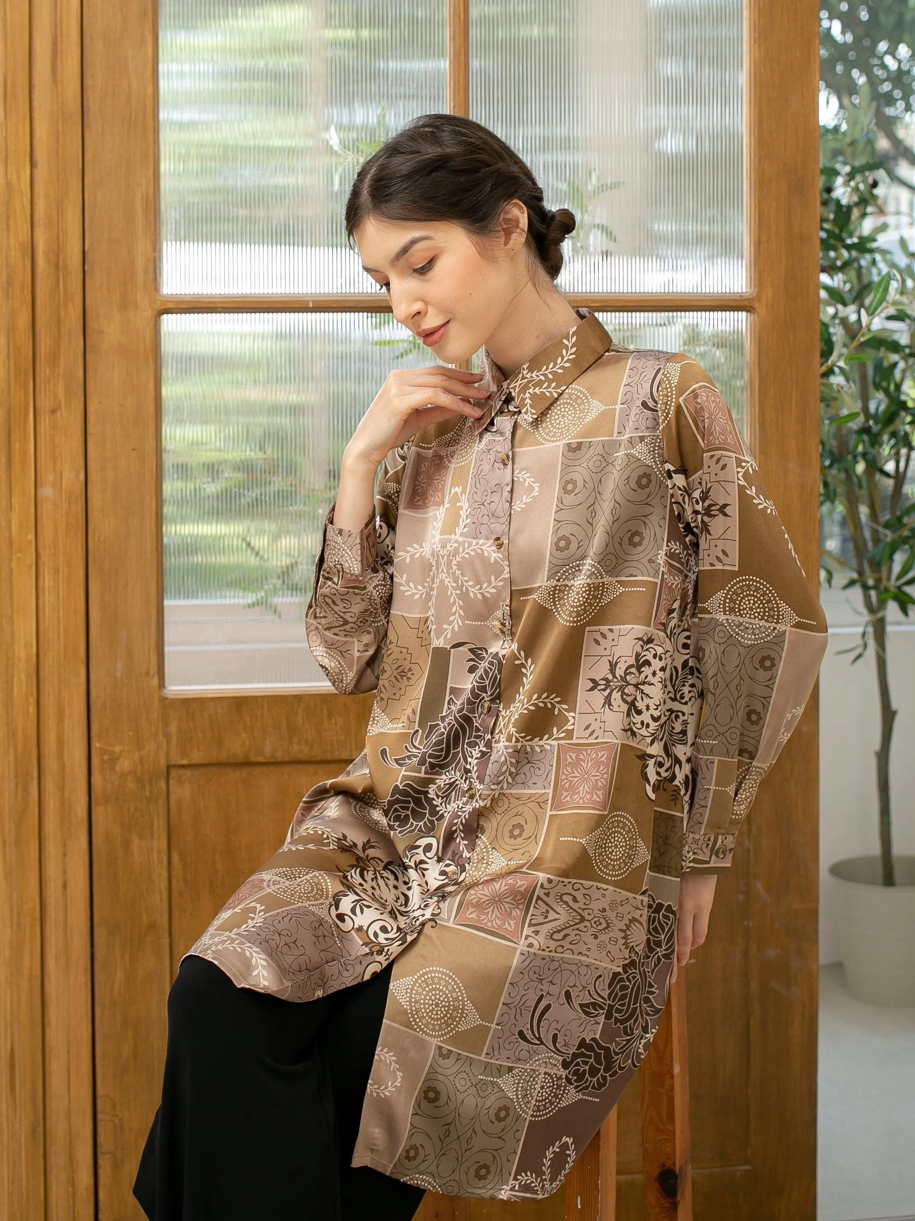 Soera Satin Tunic Kemeja - Brown