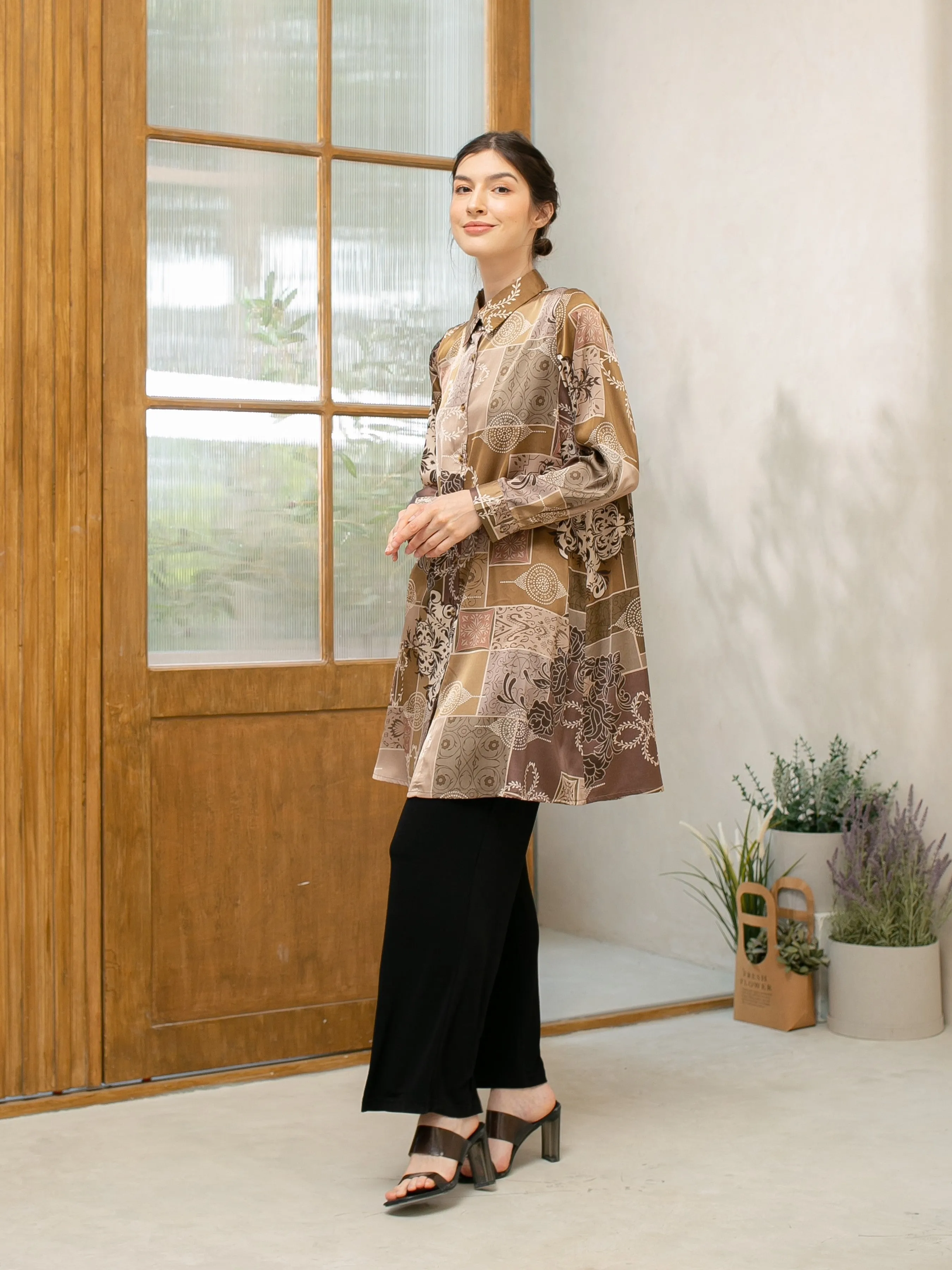 Soera Satin Tunic Kemeja - Brown