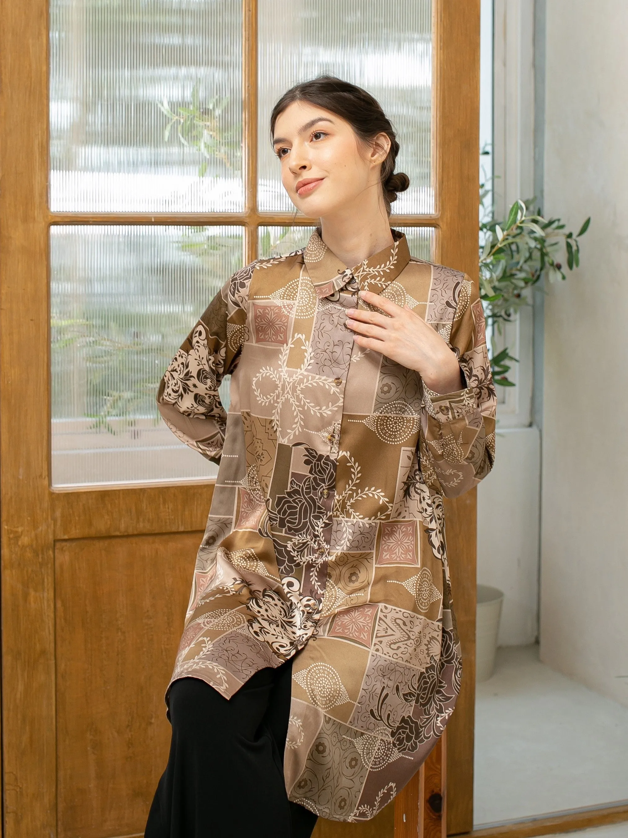 Soera Satin Tunic Kemeja - Brown