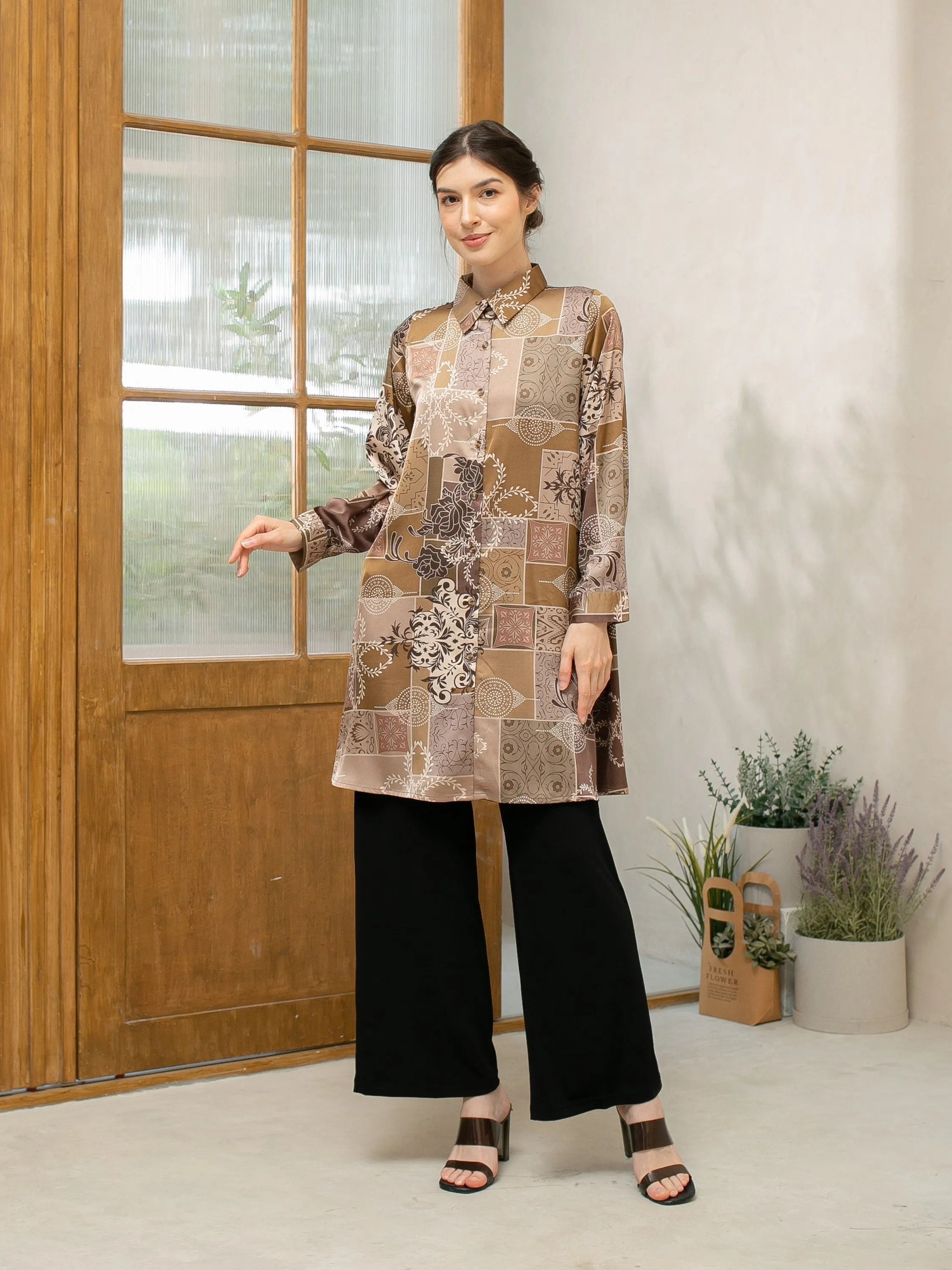 Soera Satin Tunic Kemeja - Brown