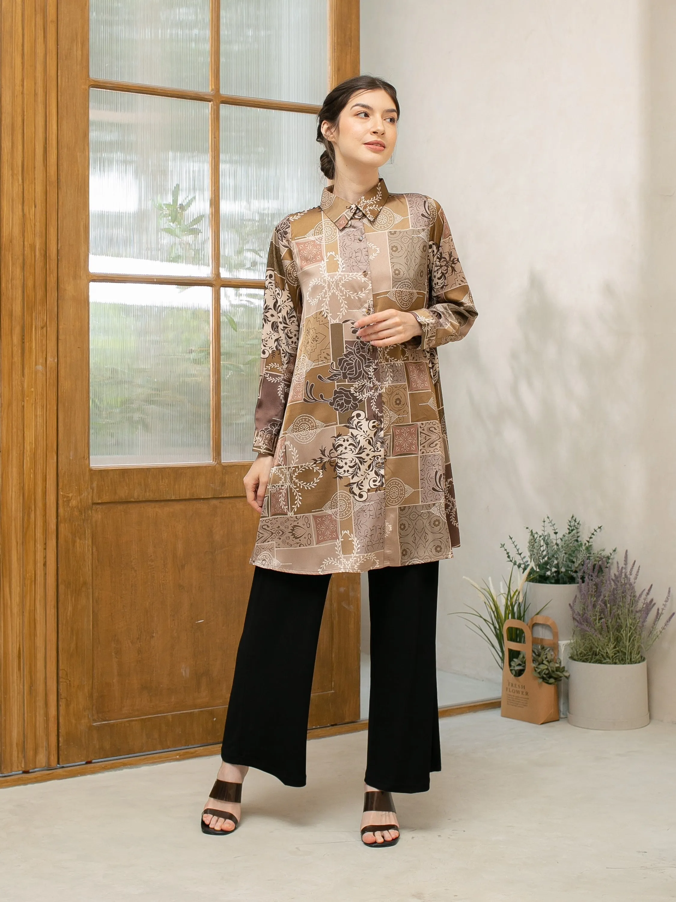 Soera Satin Tunic Kemeja - Brown