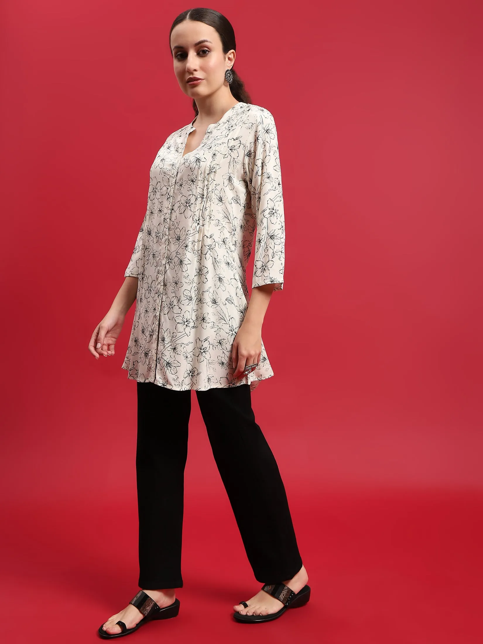 Women Liva (Rayon) Off White Floral Print Tunic