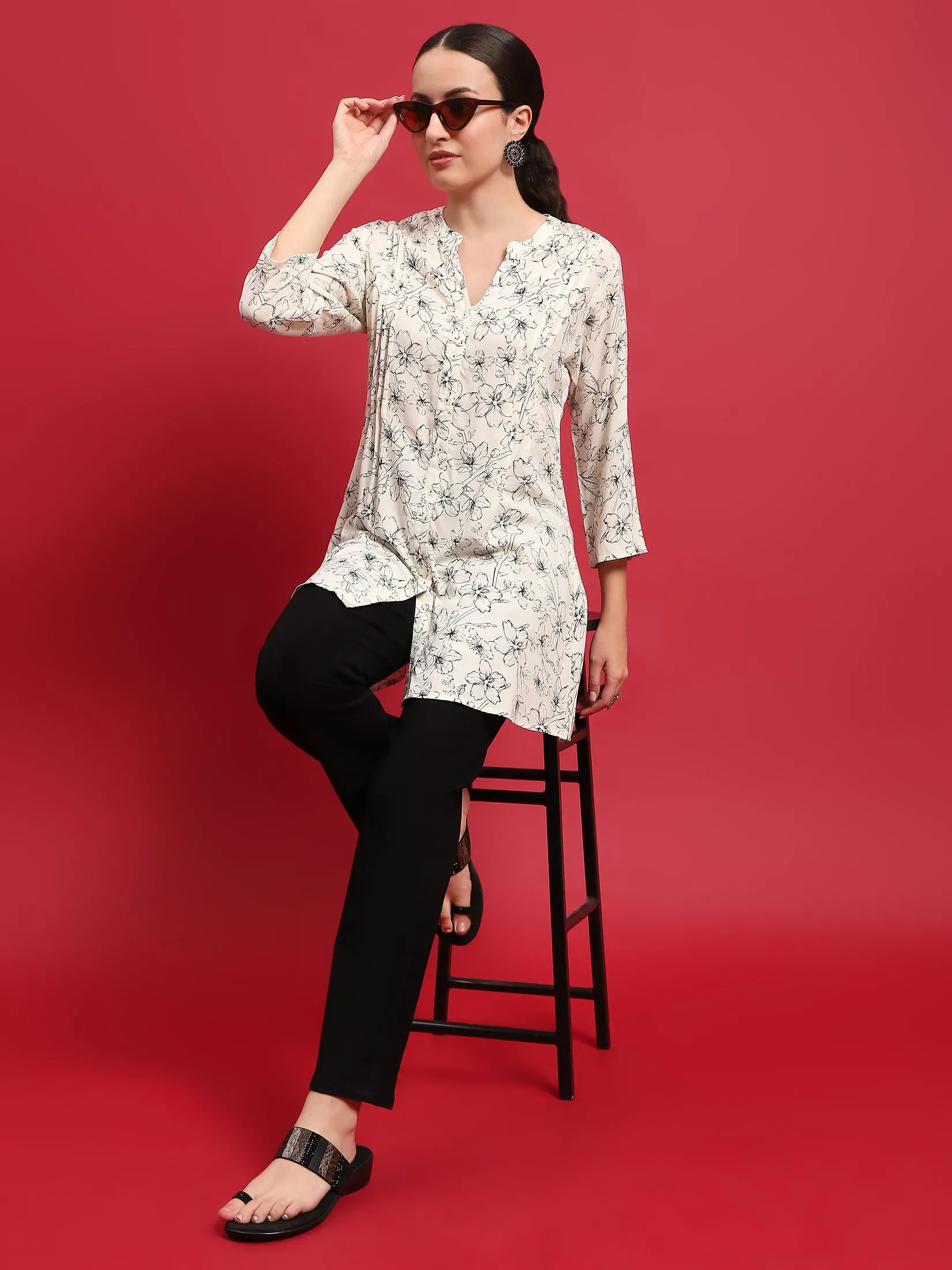 Women Liva (Rayon) Off White Floral Print Tunic